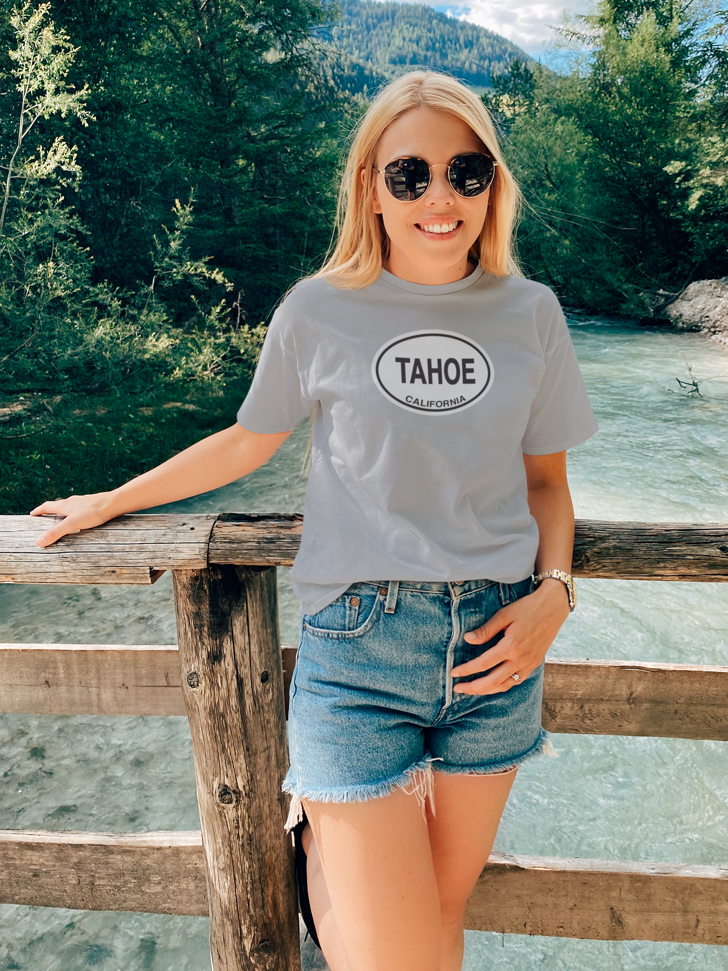 Lake Tahoe Essential Comfort Tee: Stylish & Durable Women’s T-Shirt – Perfect Souvenir